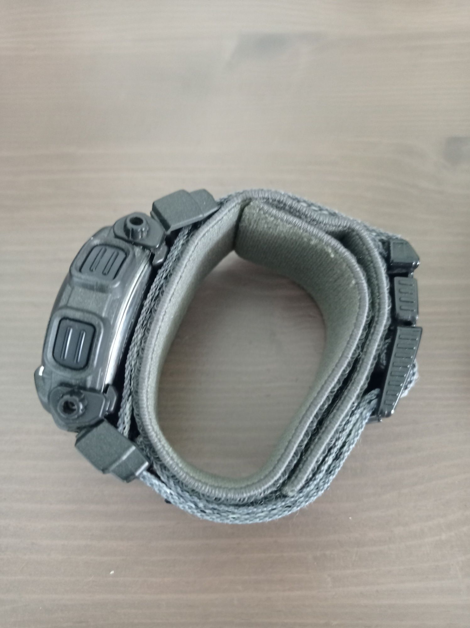 Oryginalny zegarek CASIO G-SHOCK DW-8800MM-1T za 1/3 ceny