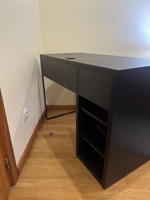 Secretária IKEA como NOVA