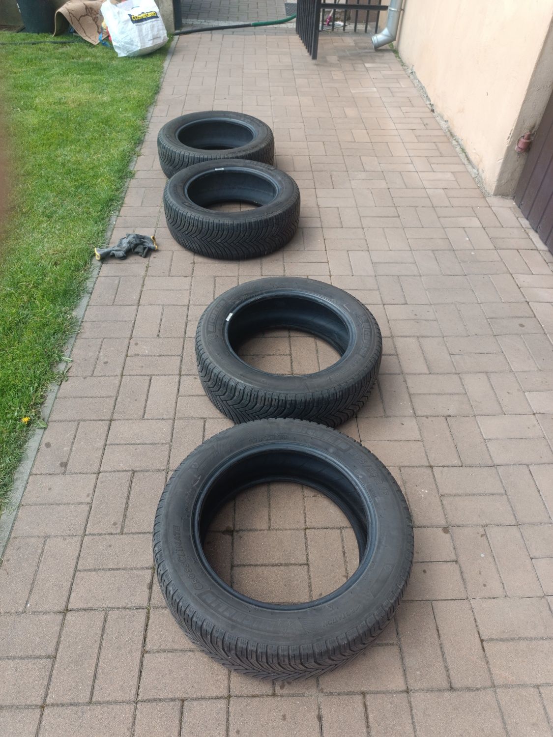 Komplet opon Michelin 205/55 R 16 całoroczne