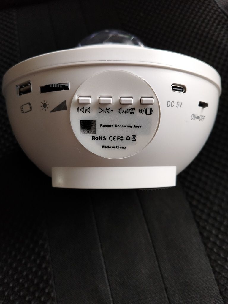 Mega biała lampka nocna projektor gwiazd bluetooth + pilot i kabel USB