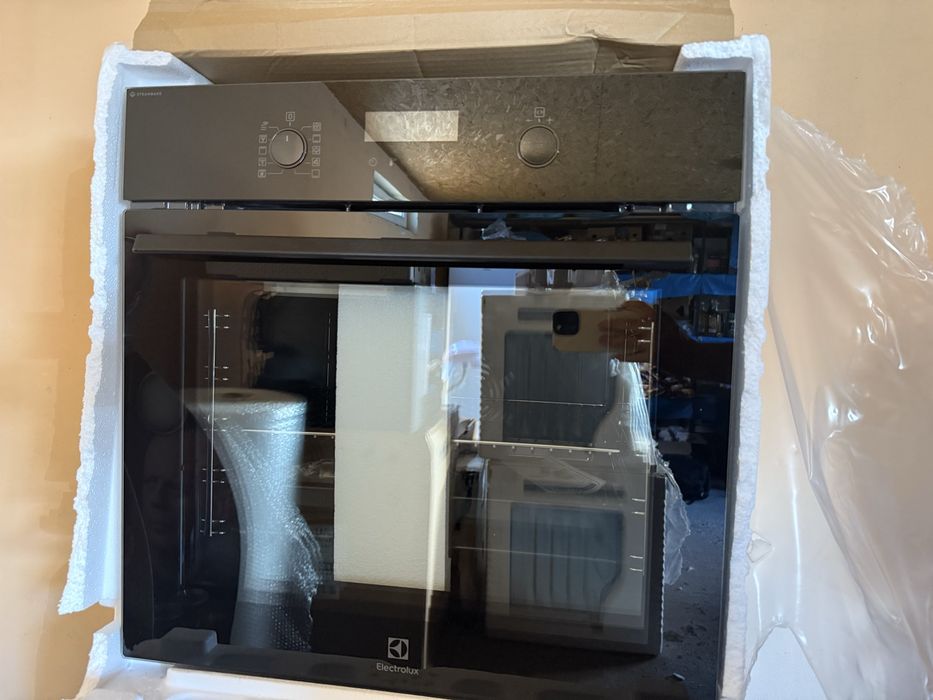 Духовка електрична Electrolux EOD6F77WZ