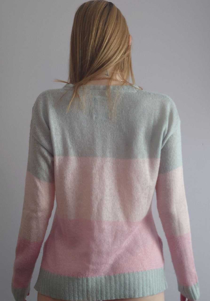 Тоненький светр трьокольоровий