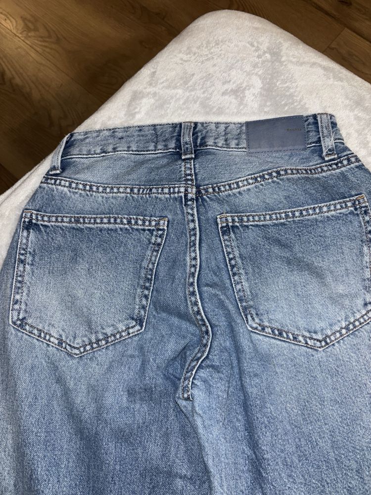 Spodnie jeansowe Bershka damskie r. 32