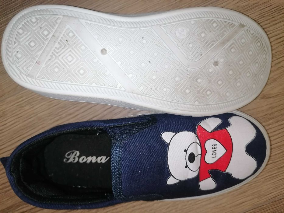 Tenisówki, kapcie chłopięce, misie, r. 31/32