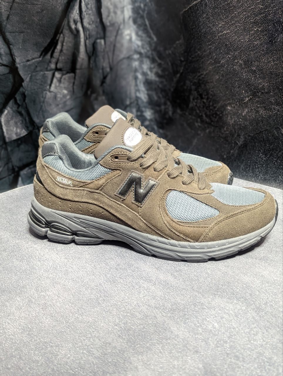 New Balance 2002 чоловічі кросівки
Розміри  43, 44, 45