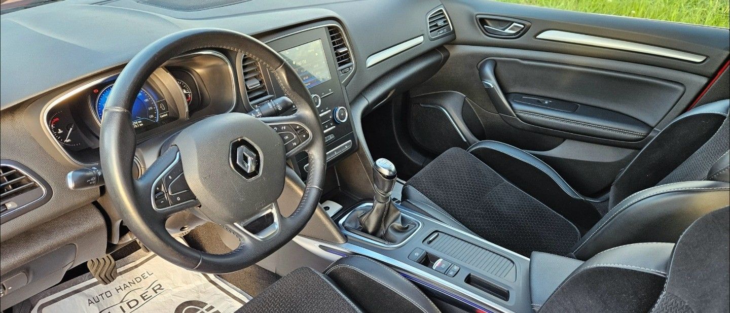 Renault Megane 1.2 132KM 6-Biegów Czujniki Parkowania Grzane Fotele Alufelgi Serwis
