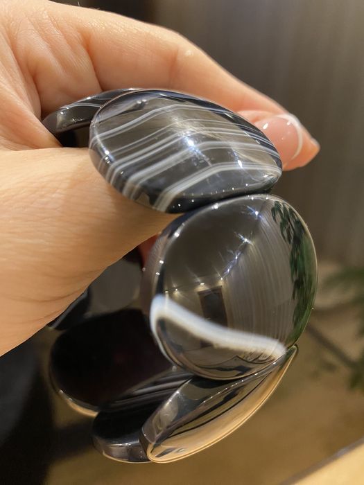 Шикарный браслет из натурального камня черного агата.