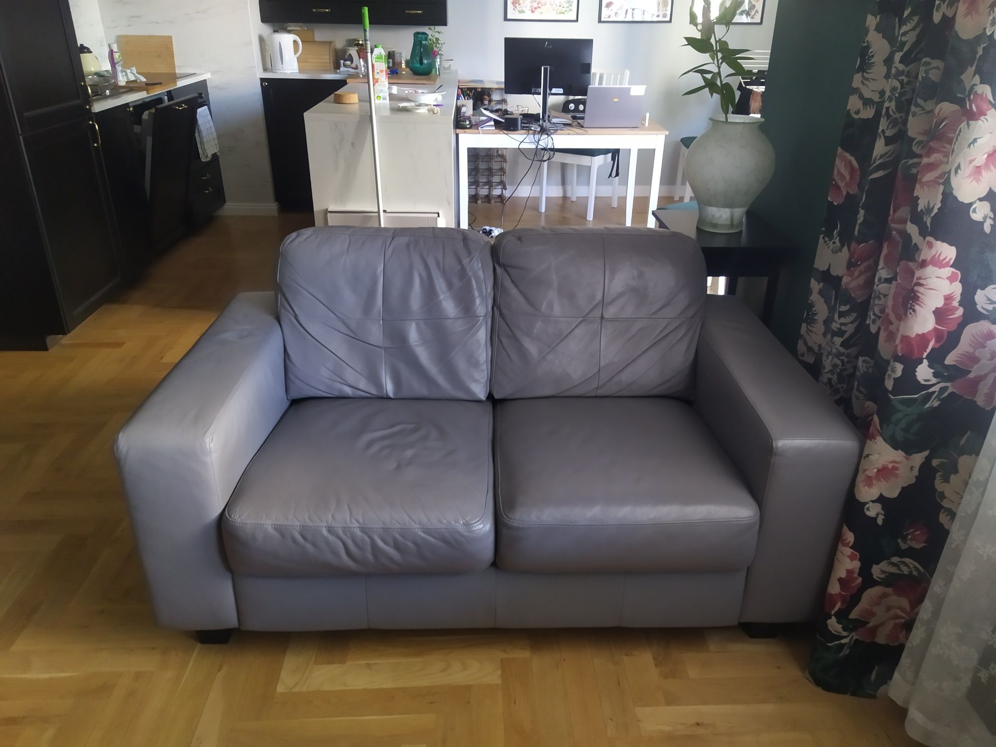 Kanapa IKEA skogaby dwuosobowa szara skórzana sofa