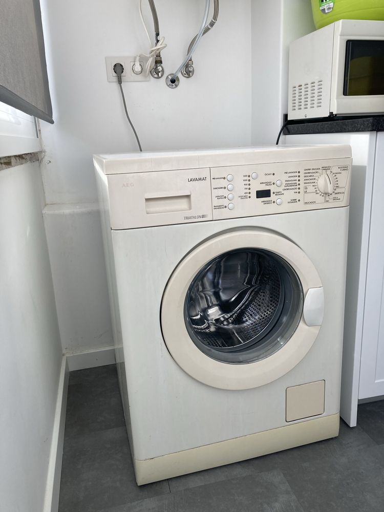 Maquina de lavar roupa AEG Lavamat Triatlon