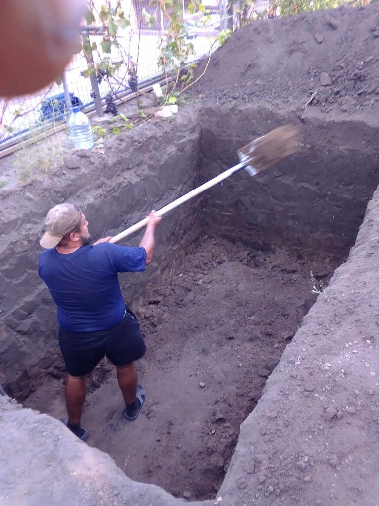 Демонтаж  Вывоз строй мусора Грузоперевозки.Грузчики. Фундаменти  Стяж