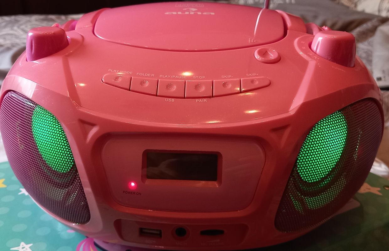 Różowy radiomagnetofon z CD i mikrofonem Auna,