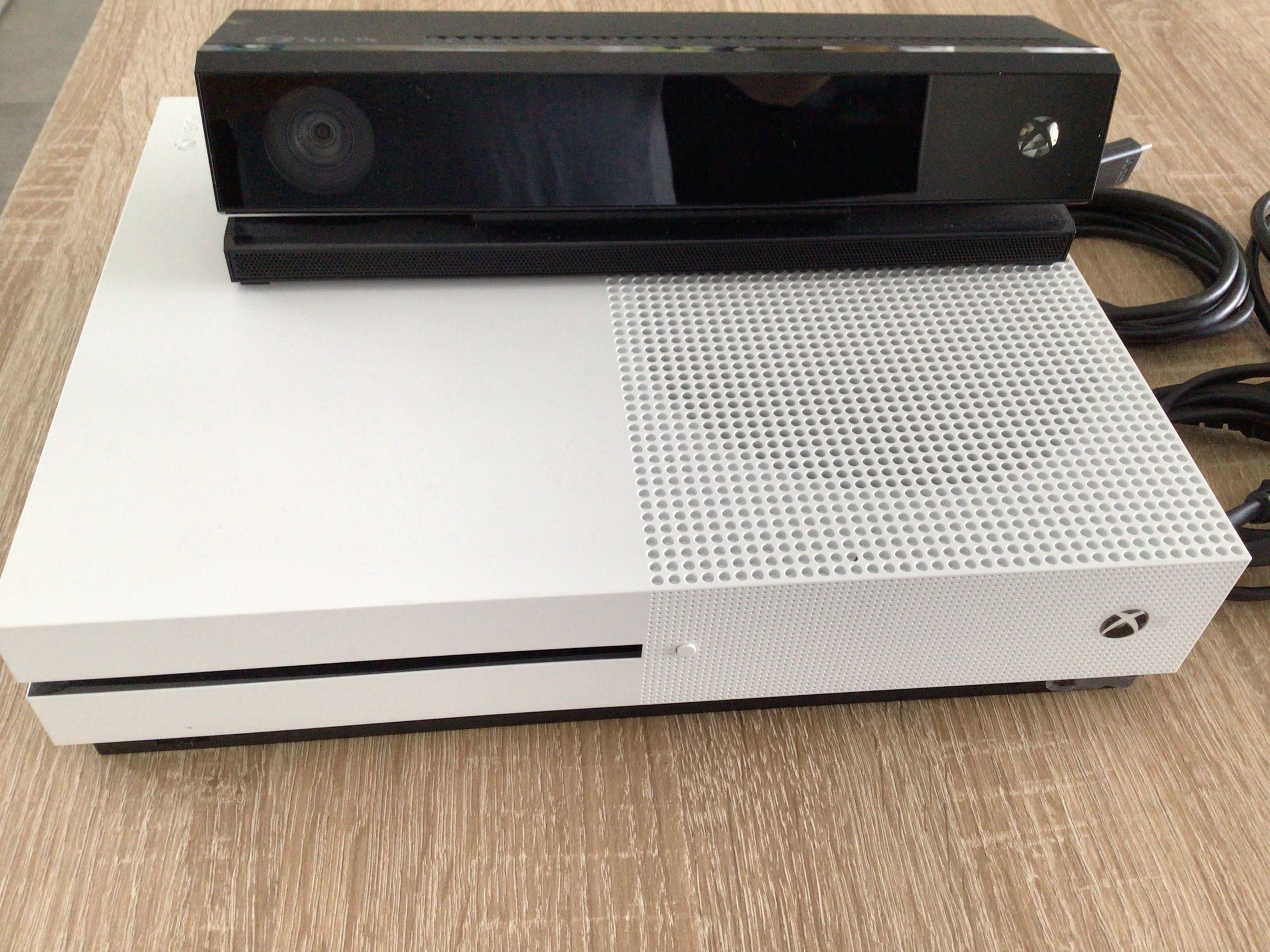 Xbox one s 1T biały - pełen zestaw
