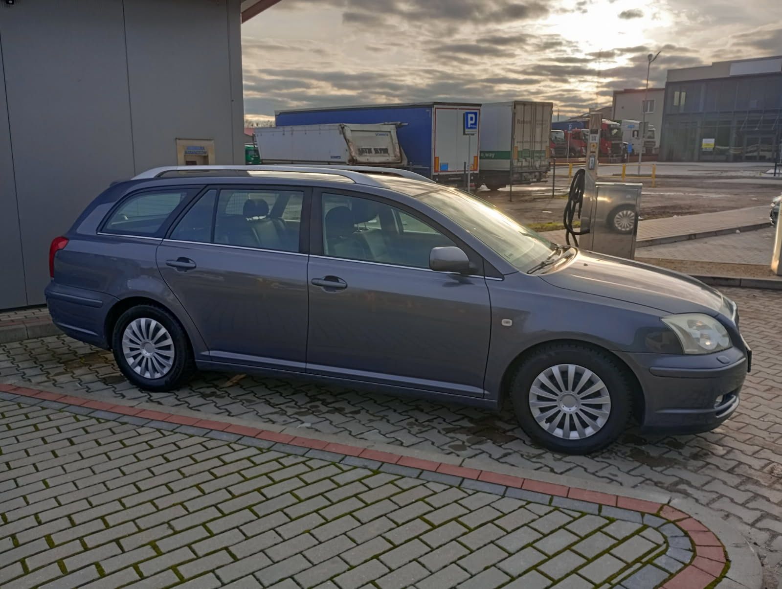 Sprzedam samochód  osobowy Toyota