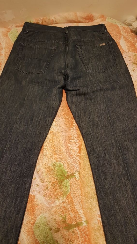 Vendo Calças Jeans CHEYENNE Tamanho 38 nunca foram usadas