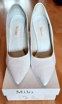 Buty białe ślubne