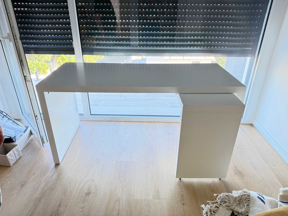 Mesa escritório IKEA como nova!