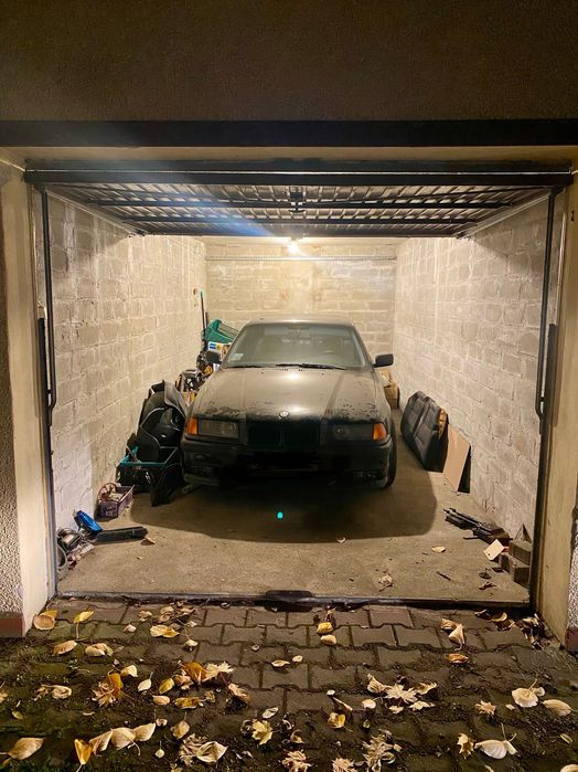 Sprzedam garaż murowany 15,8m2