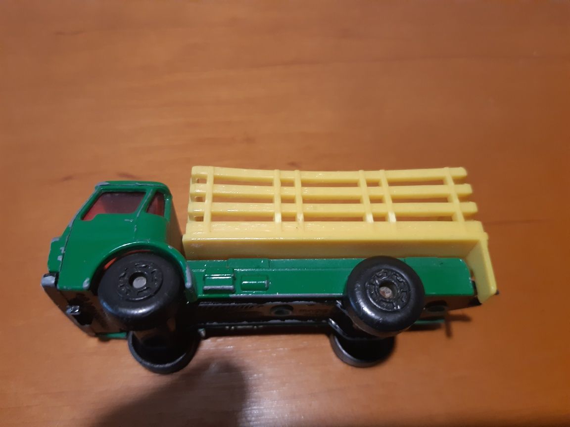 Matchbox Superfast Cattle Truck nr 71 resorak, autko