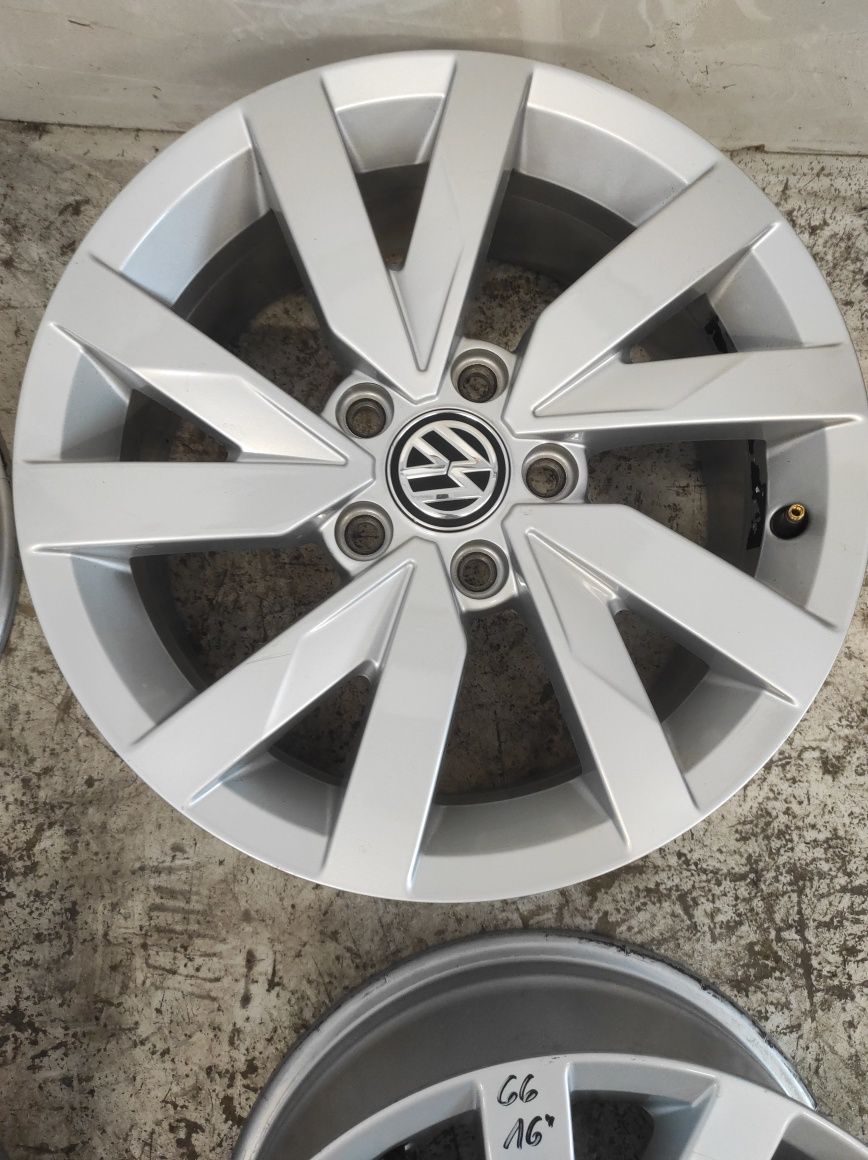 66 Felgi aluminiowe ORYGINAŁ VW Volkswagen R 16 5x112 Bardzo Ładne