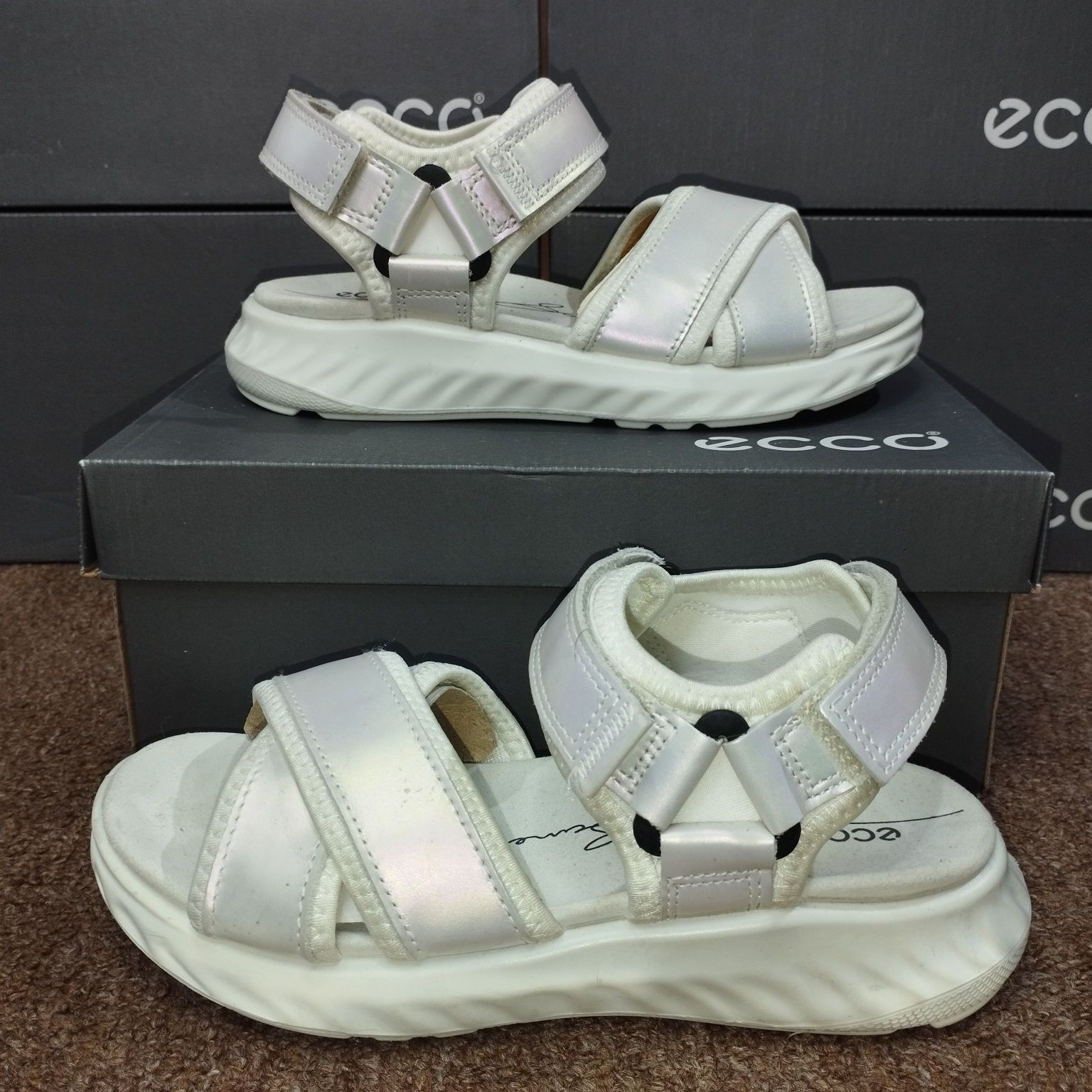 27-35. Босоніжки шкіряні на дівчинку Ecco SP.1 Lite Sandal K