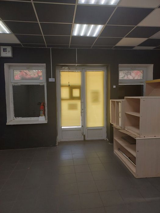 Продам нежитлове приміщення магазин