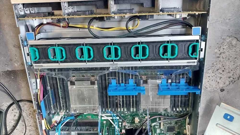 serwer R2312WTTYSR X99 Xeon Server 12 3.5 RAM 230GB ddr4 E5-2609
