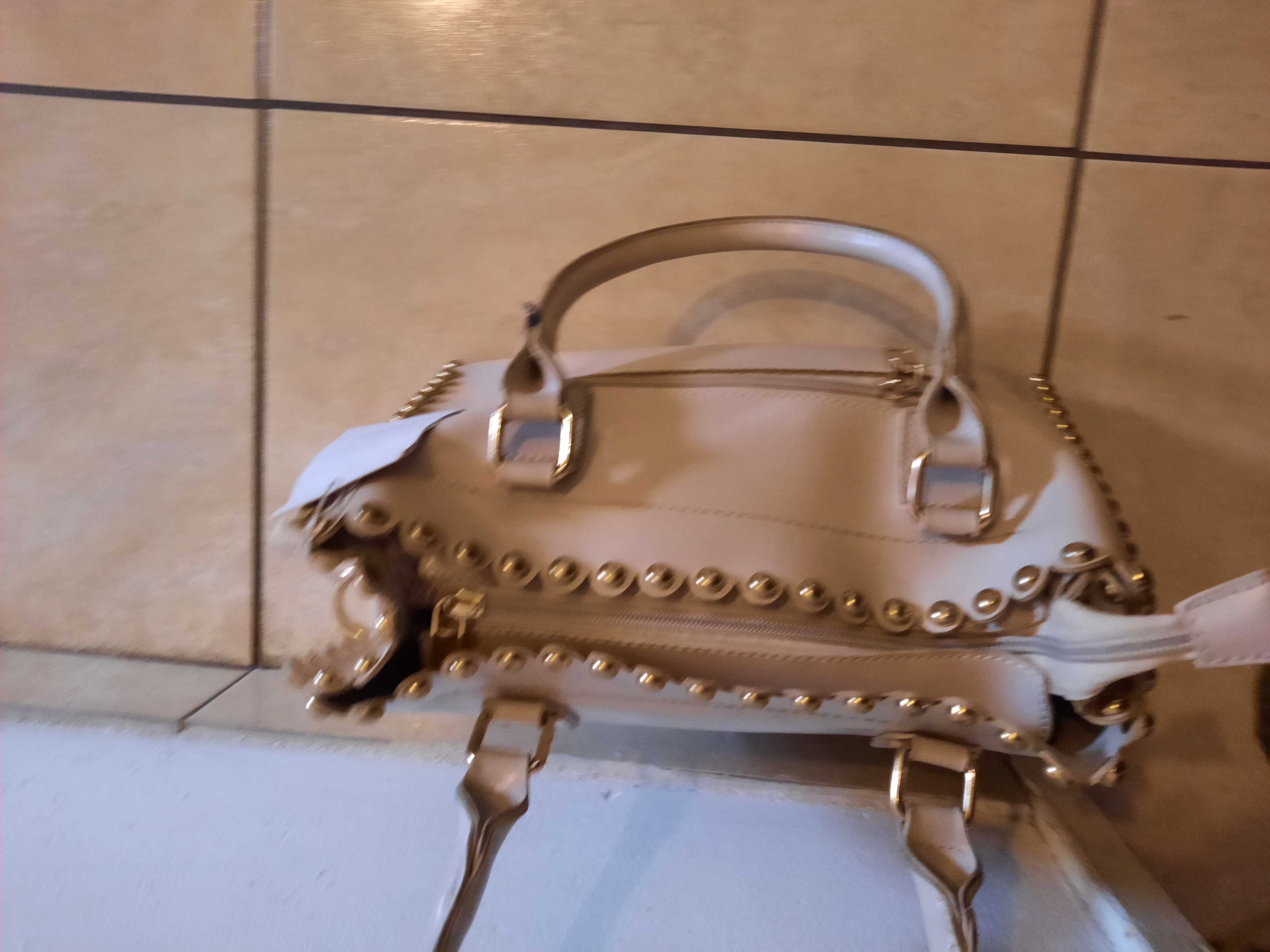 Mala Shoppers, Nova com etiqueta muito espaçosa