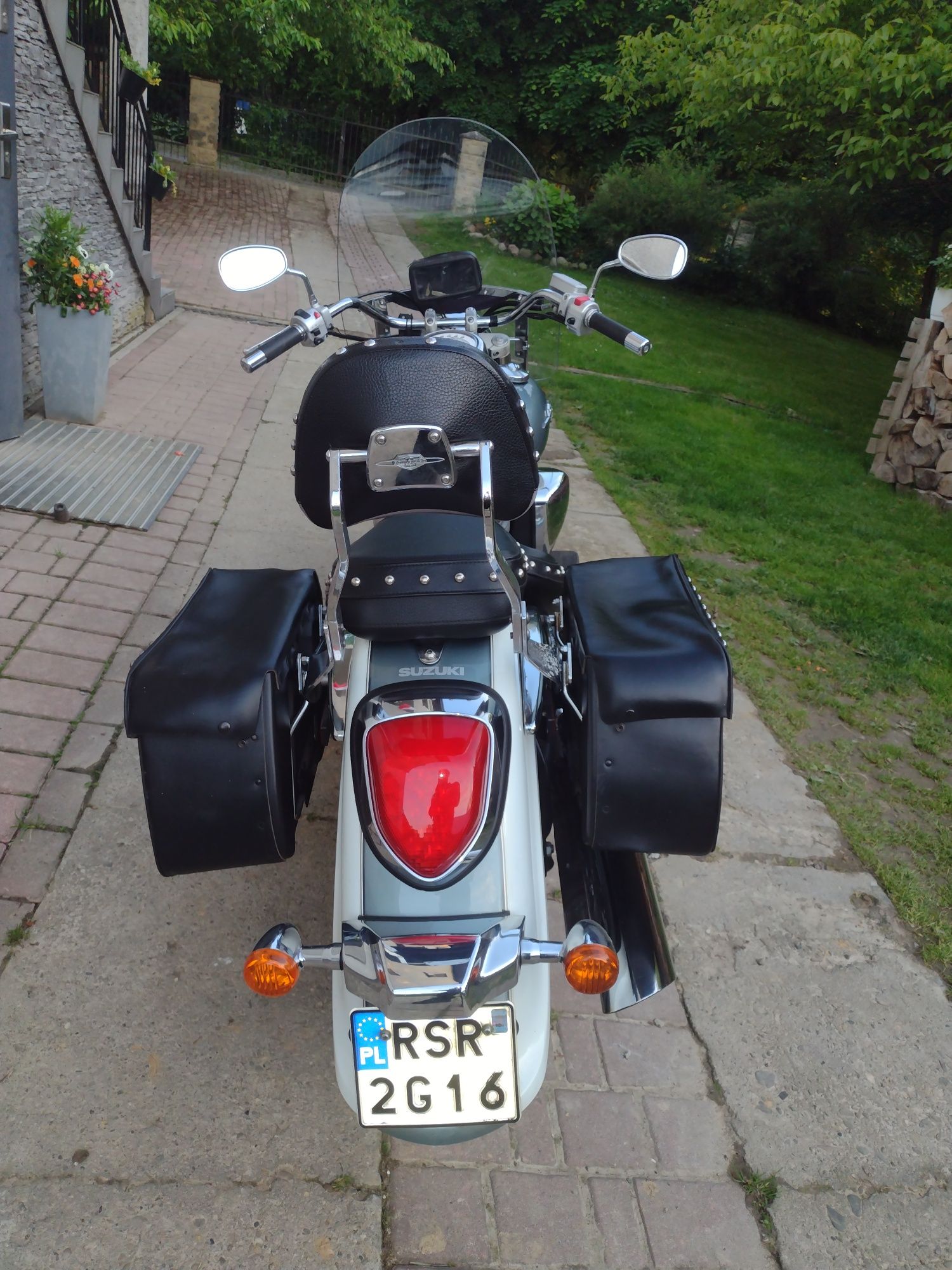 Suzuki VL 800 intruder