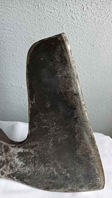 Stary ciężki topór masarski