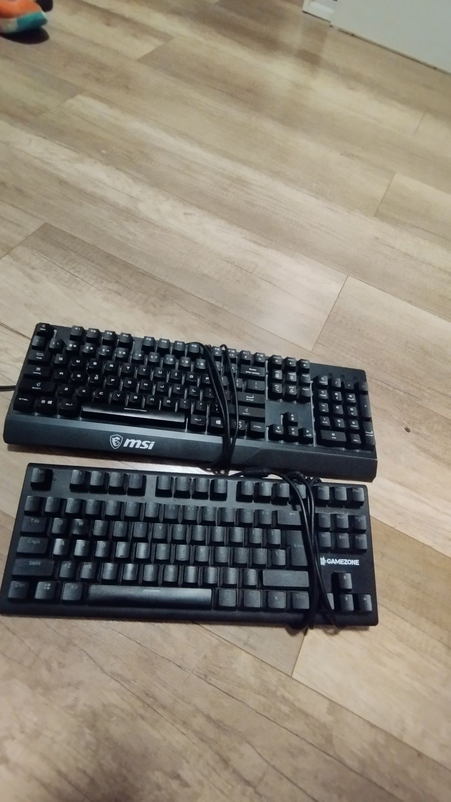 Zestaw klawiatur mechaniczna i mecha-membran