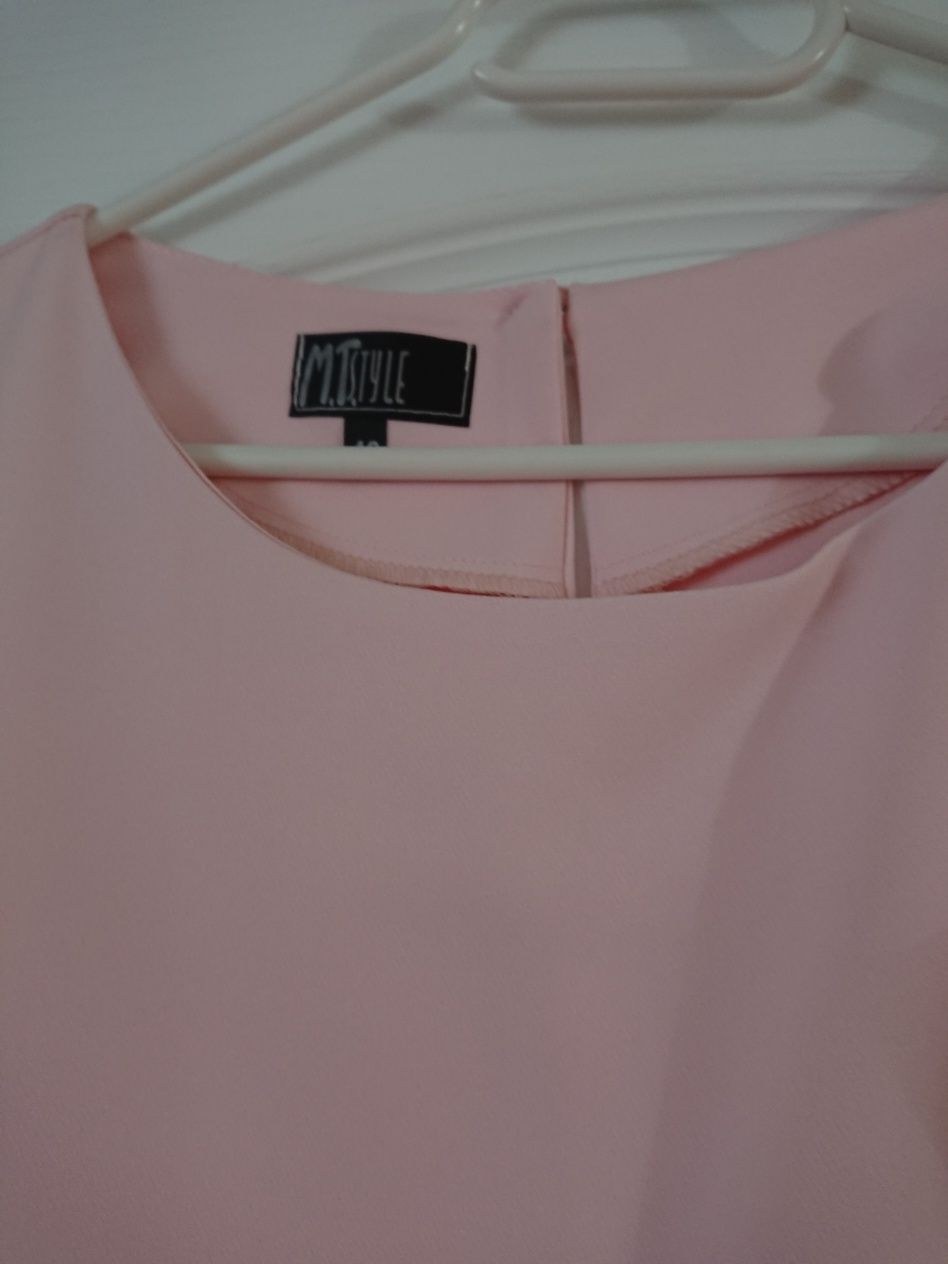 Jasno różowa prosta sukienka rozmiar 46