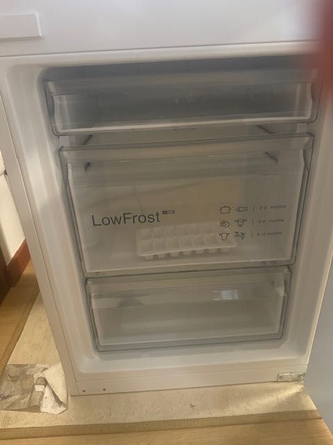 Frigorífico Siemens encastre 177cm Hyperfresh/ Low Frost- Como Novo