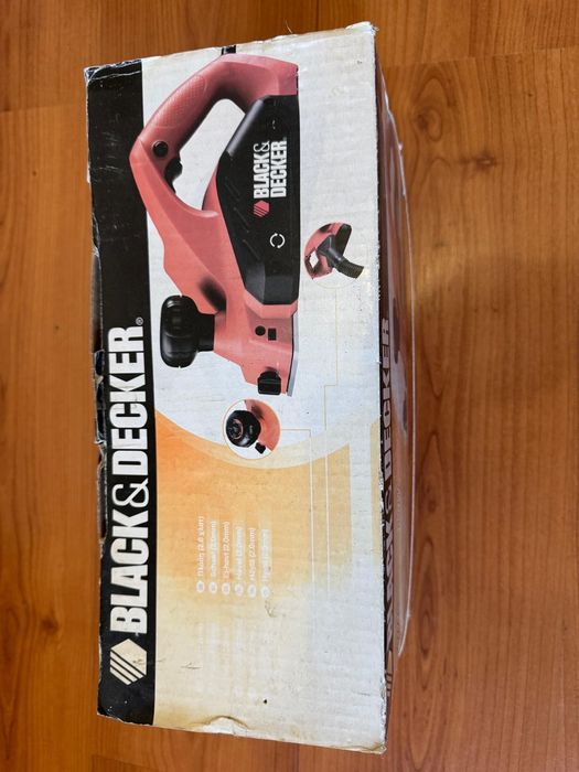 Plaina / lixadeira com fio BLACK+DECKER - KW712 - NOVO