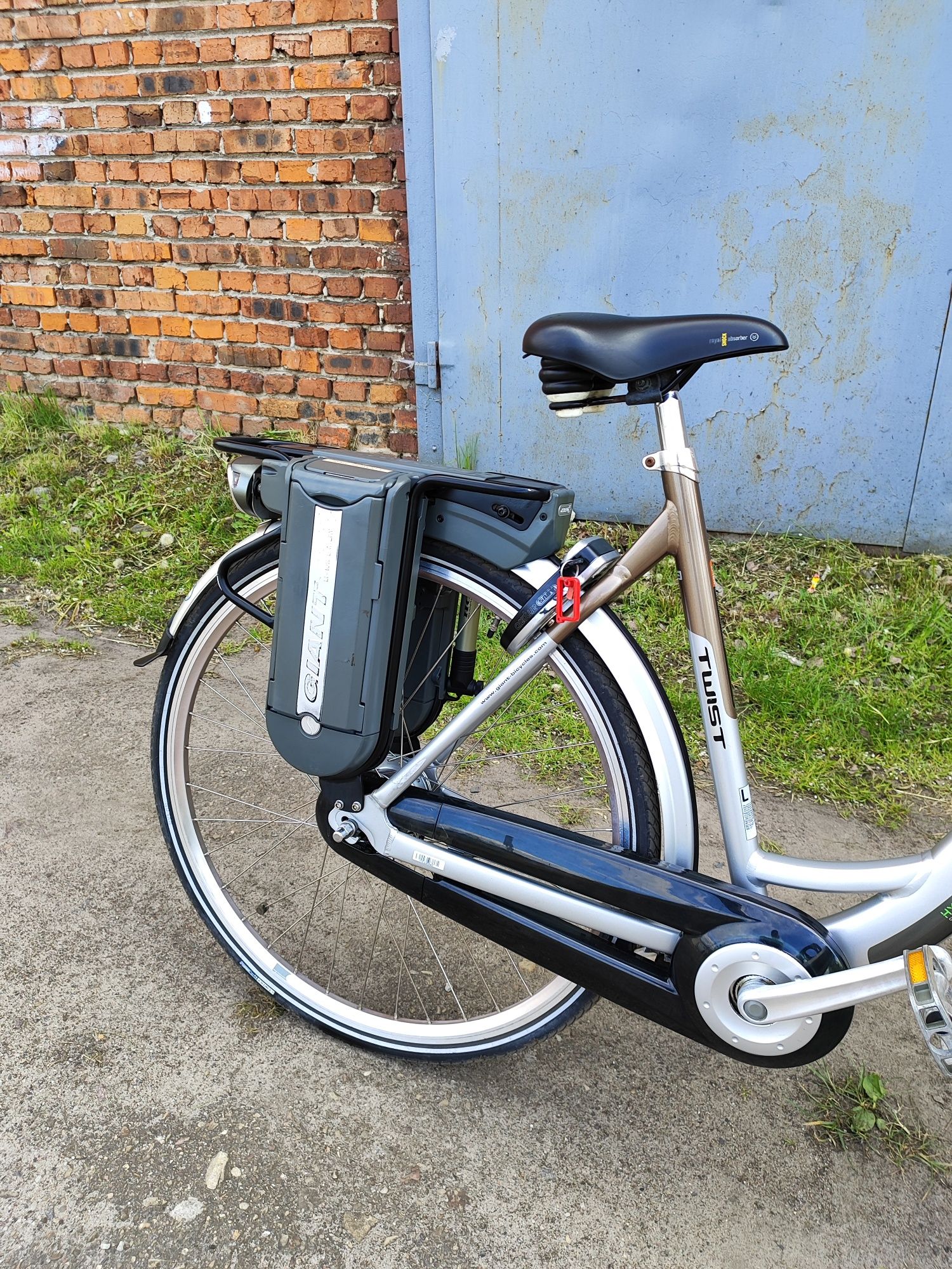 Велосипед електро GIANT TWIST hybrid 28
