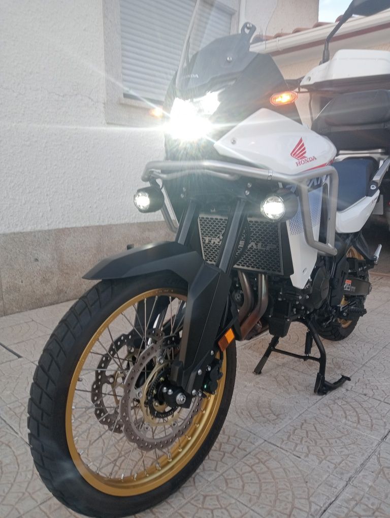 Honda transalp 750