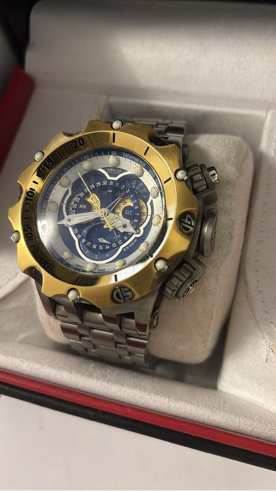 Invicta venom 16808