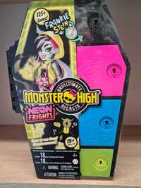 Monster High HNF79 Skulltimate Secrets lalka Frankie Stein