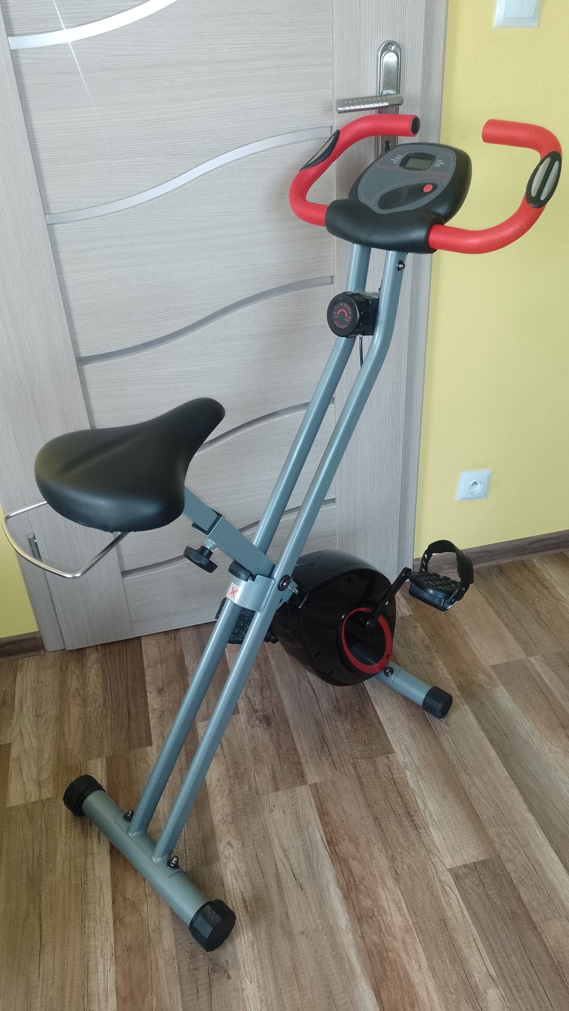 Rower stacjonarny elektromagnetycznyRechabilitacyjnyTre