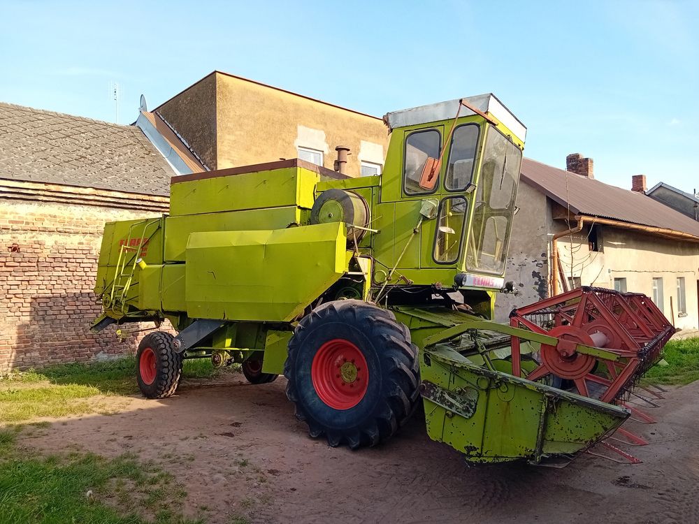 Claas Dominator 80