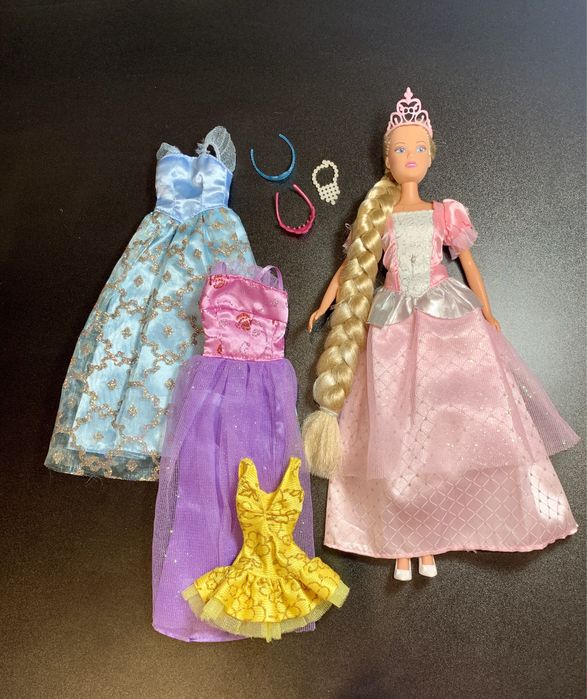 Барбі з гардеробом