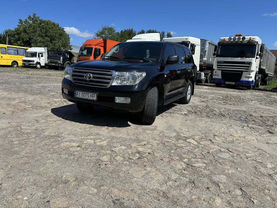 Toyota Land Cruiser 200