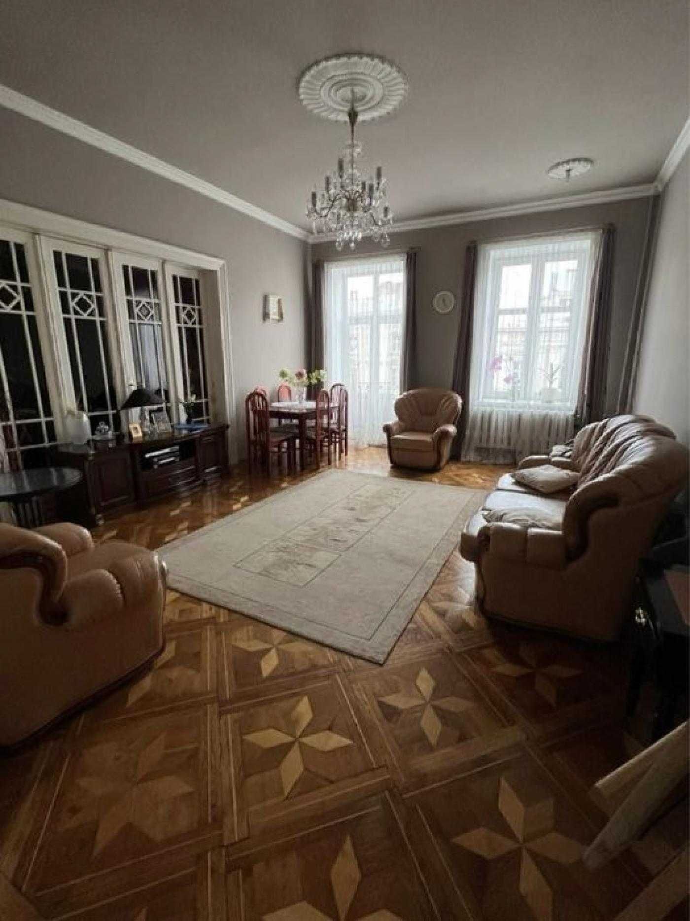 Продаж 3 кімнатної квартири, центр,  проспект Шевченка