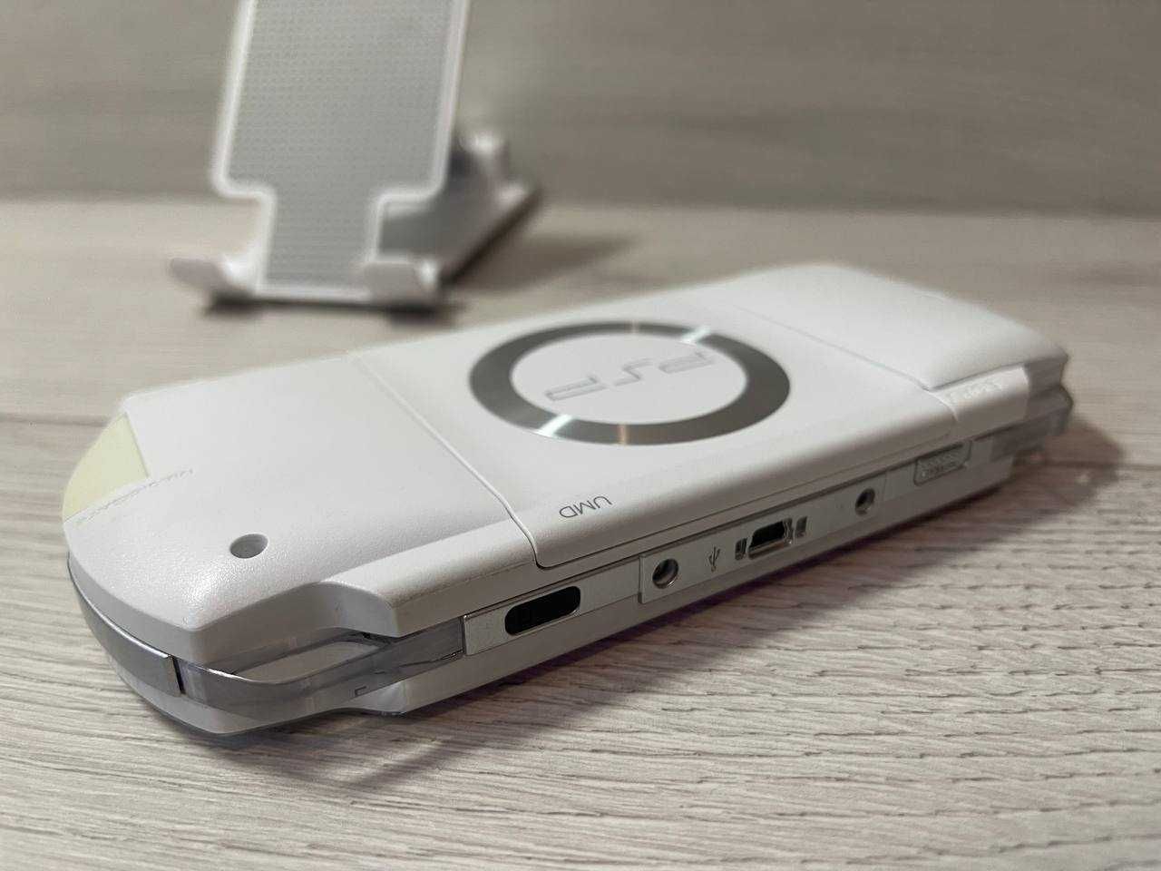 Sony PSP 32 GB + 40 ігор PLayStation Portable White