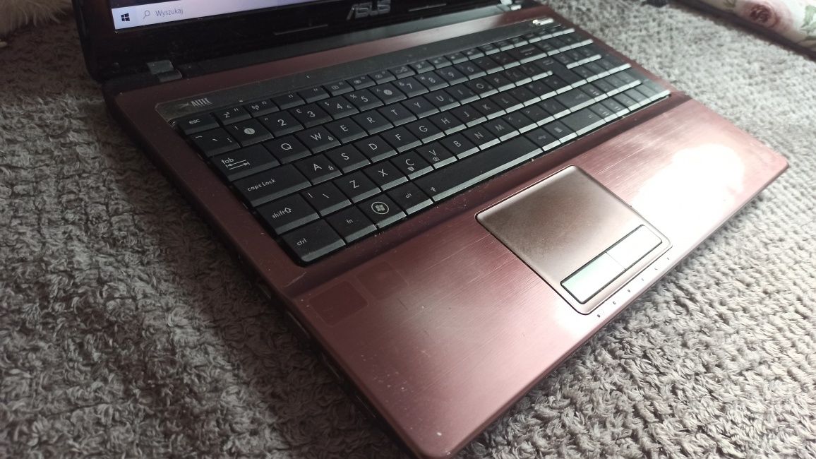 Laptop Asus i5 grafika GeForce 8gb RAM  dysk ssd
Laptop jest bardzo ko