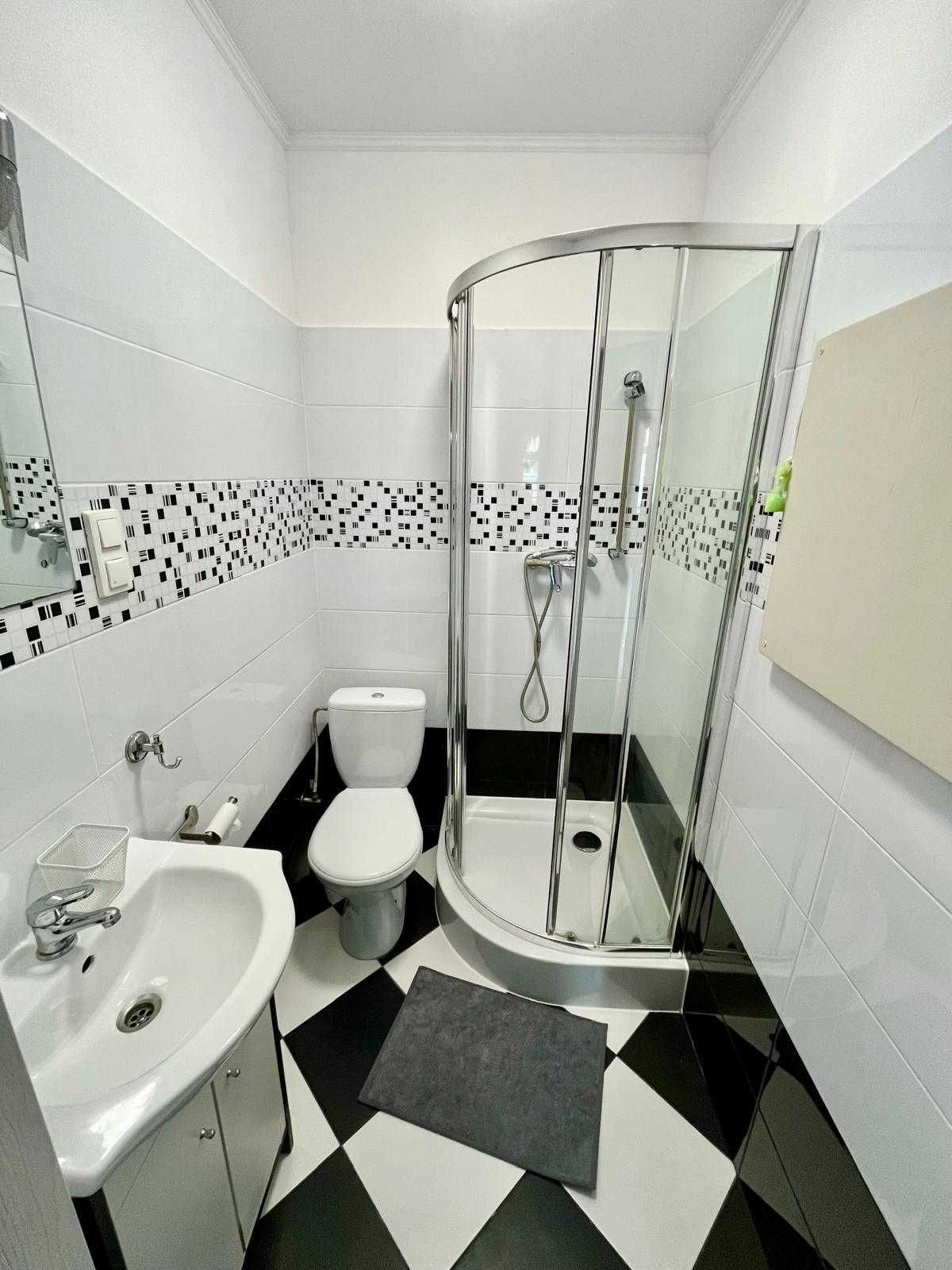 duży pokój z balkonem/2 łazienki/Free wifi/od 1 Sierpnia/ul. Ołowiana