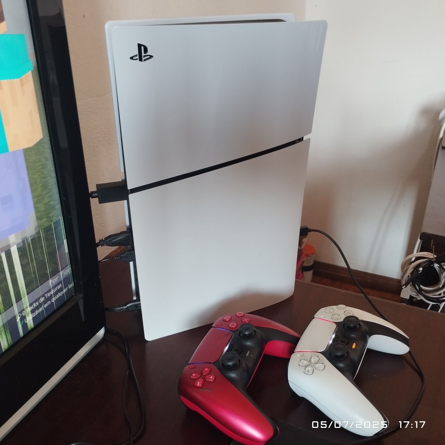 PLAYSTATION 5 (1TB) + 2 Comandos + 6 Jogos !!!