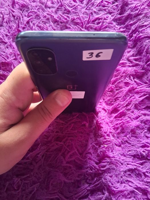 Oneplus n100 4/64 gb.
