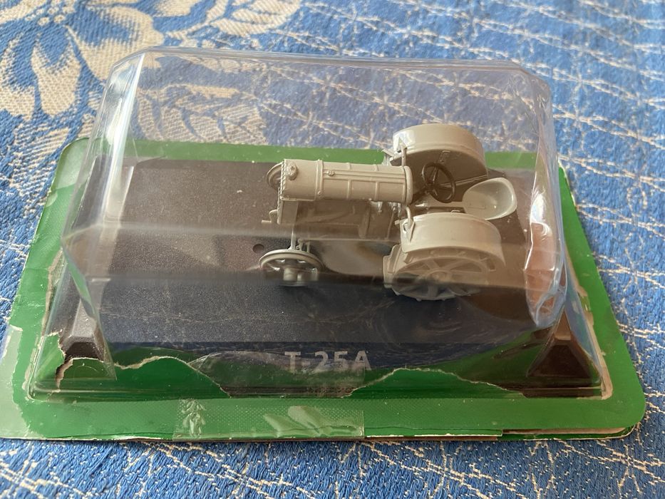 Колекційні моделі тракторів