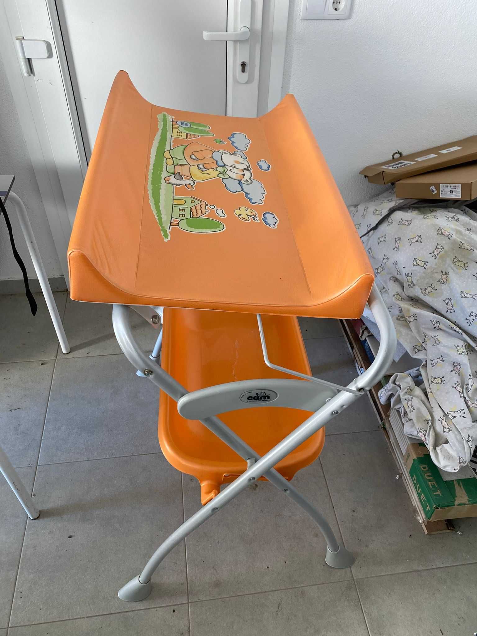 Banheira Dobrável com Suporte e Trocador
