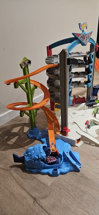 Hot Wheels Ultimate Garage CMP80 + dodatkowe tory